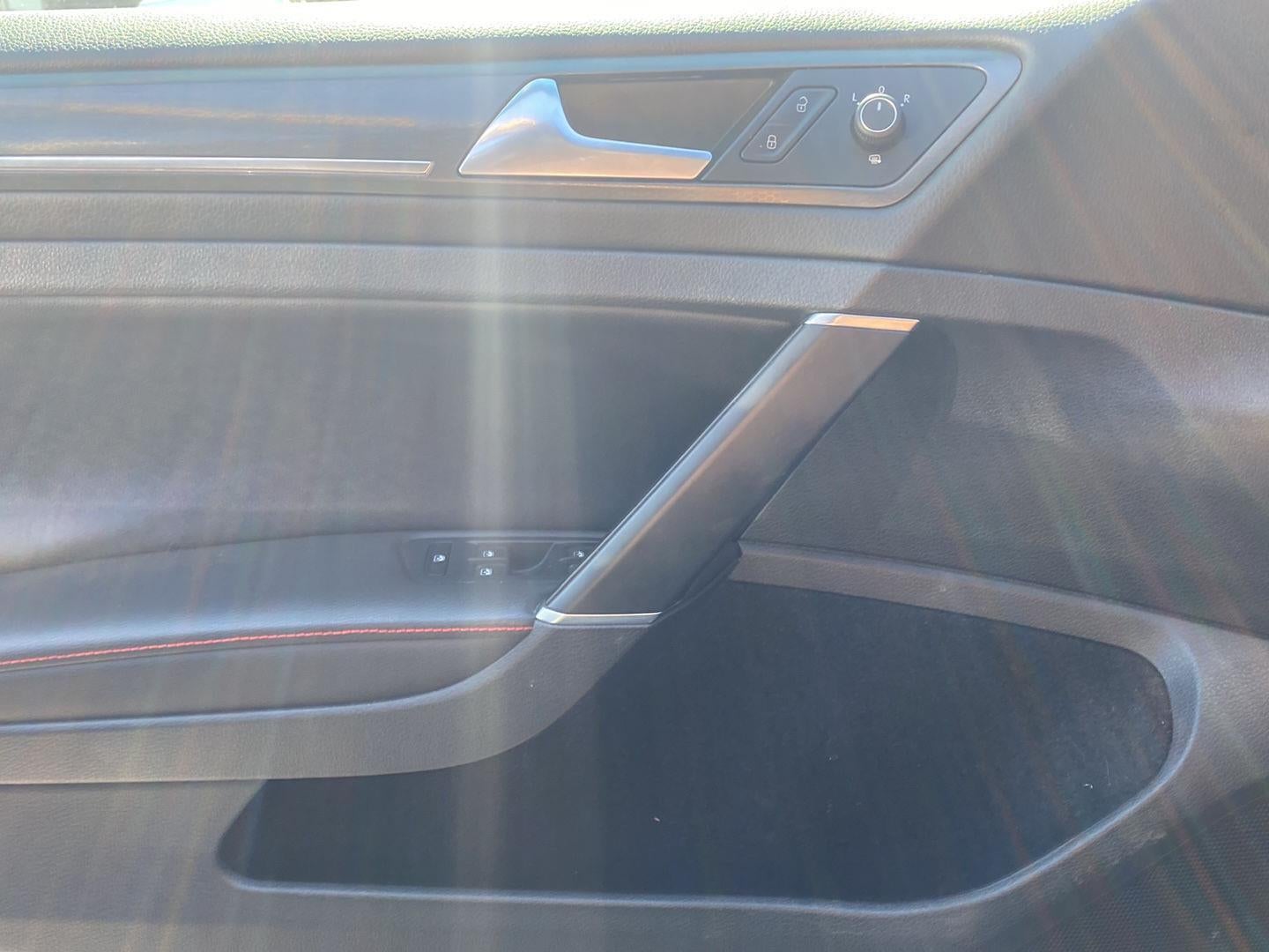 2019 Volkswagen Golf GTI SE