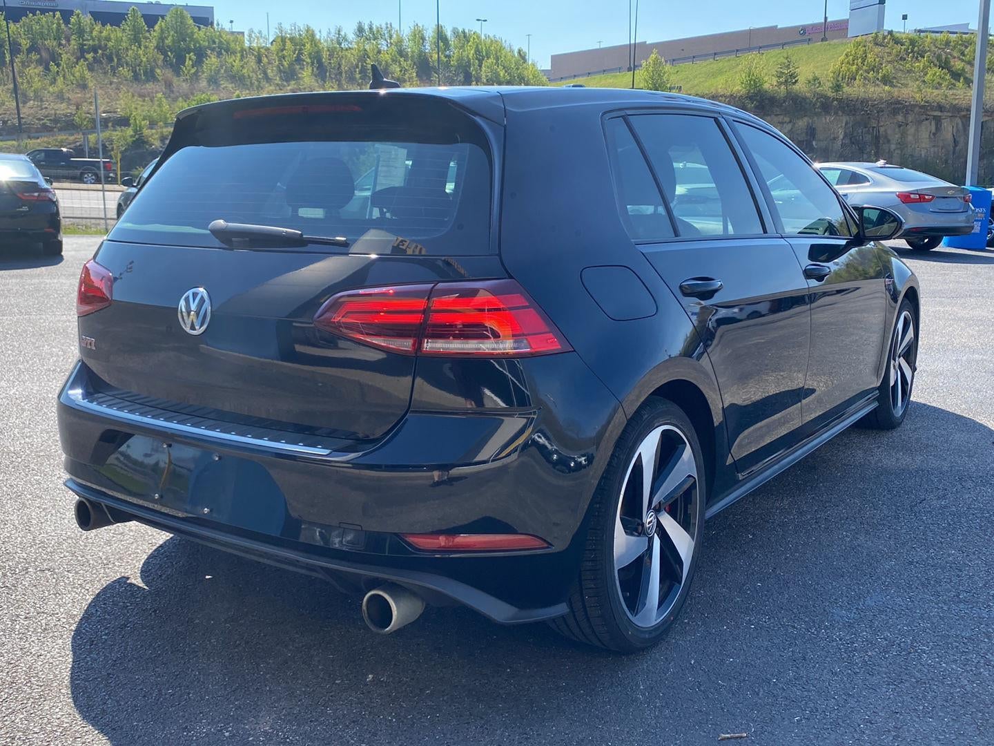 2019 Volkswagen Golf GTI SE