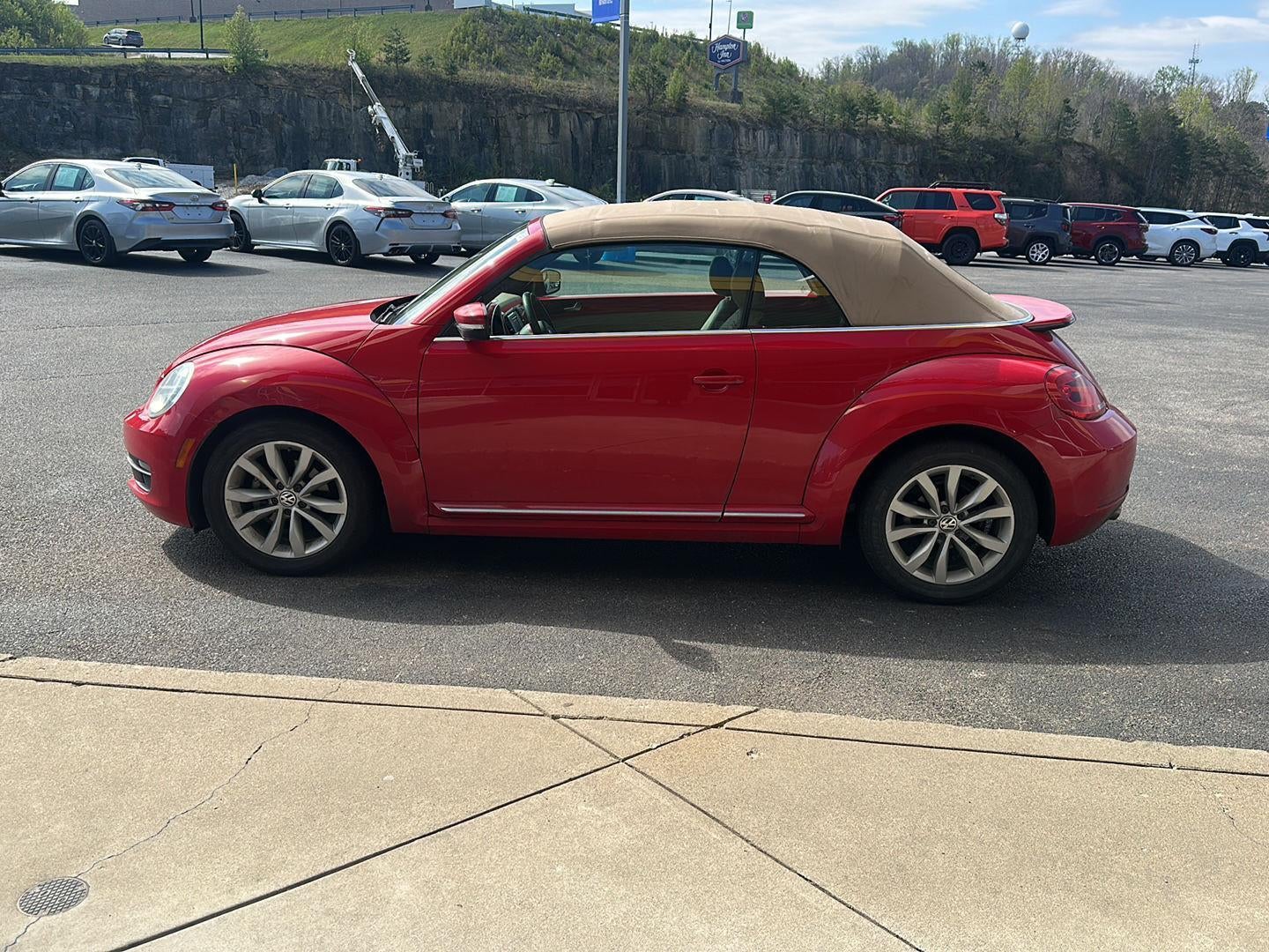 2013 Volkswagen Beetle Convertible 2.0L TDI w/Sound/Nav