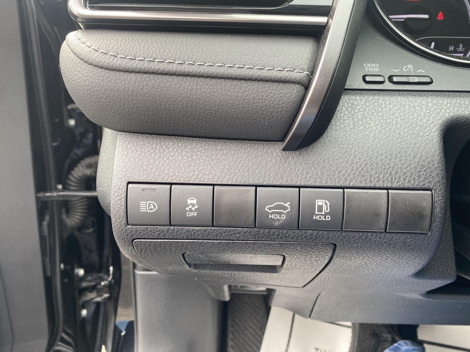 2023 Toyota Camry Hybrid SE