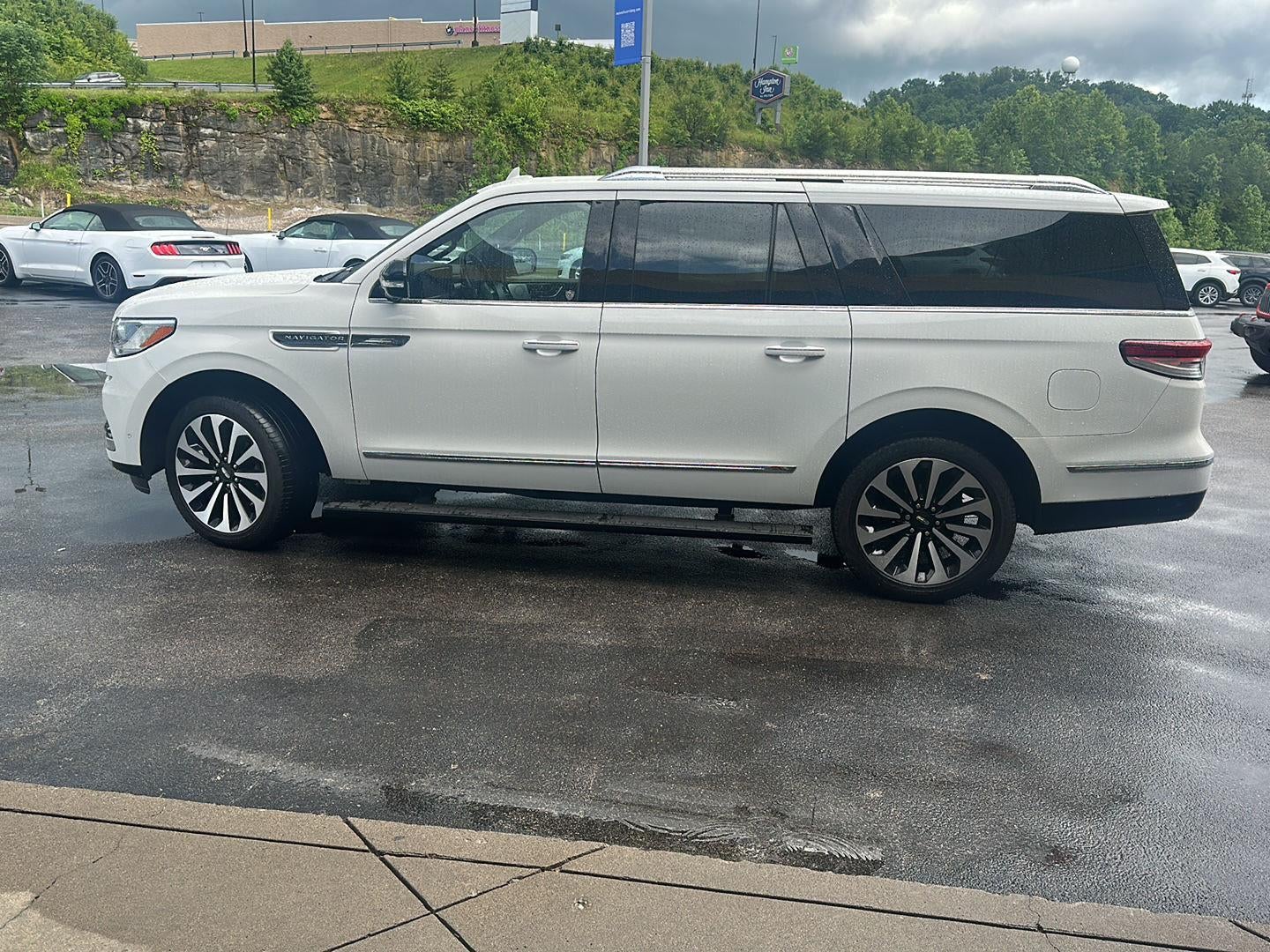 2023 Lincoln Navigator L Reserve