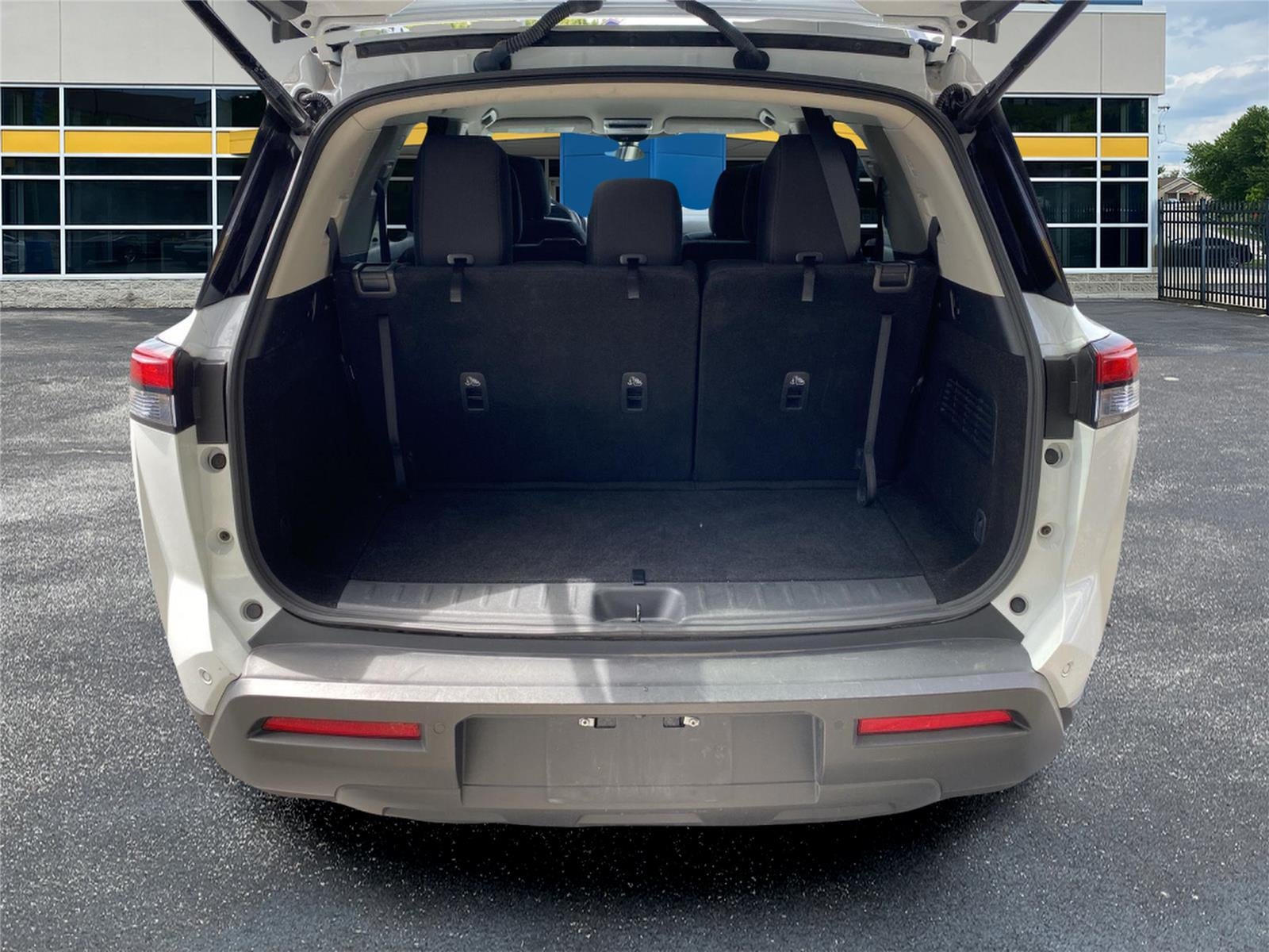 2025 Nissan PATHFINDER SV 4WD