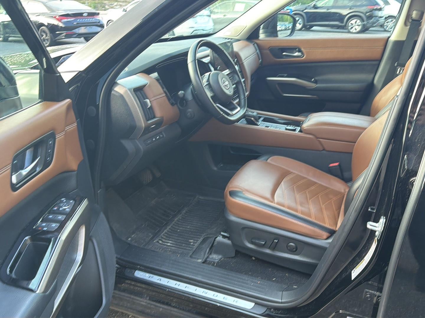 2024 Nissan Pathfinder Platinum