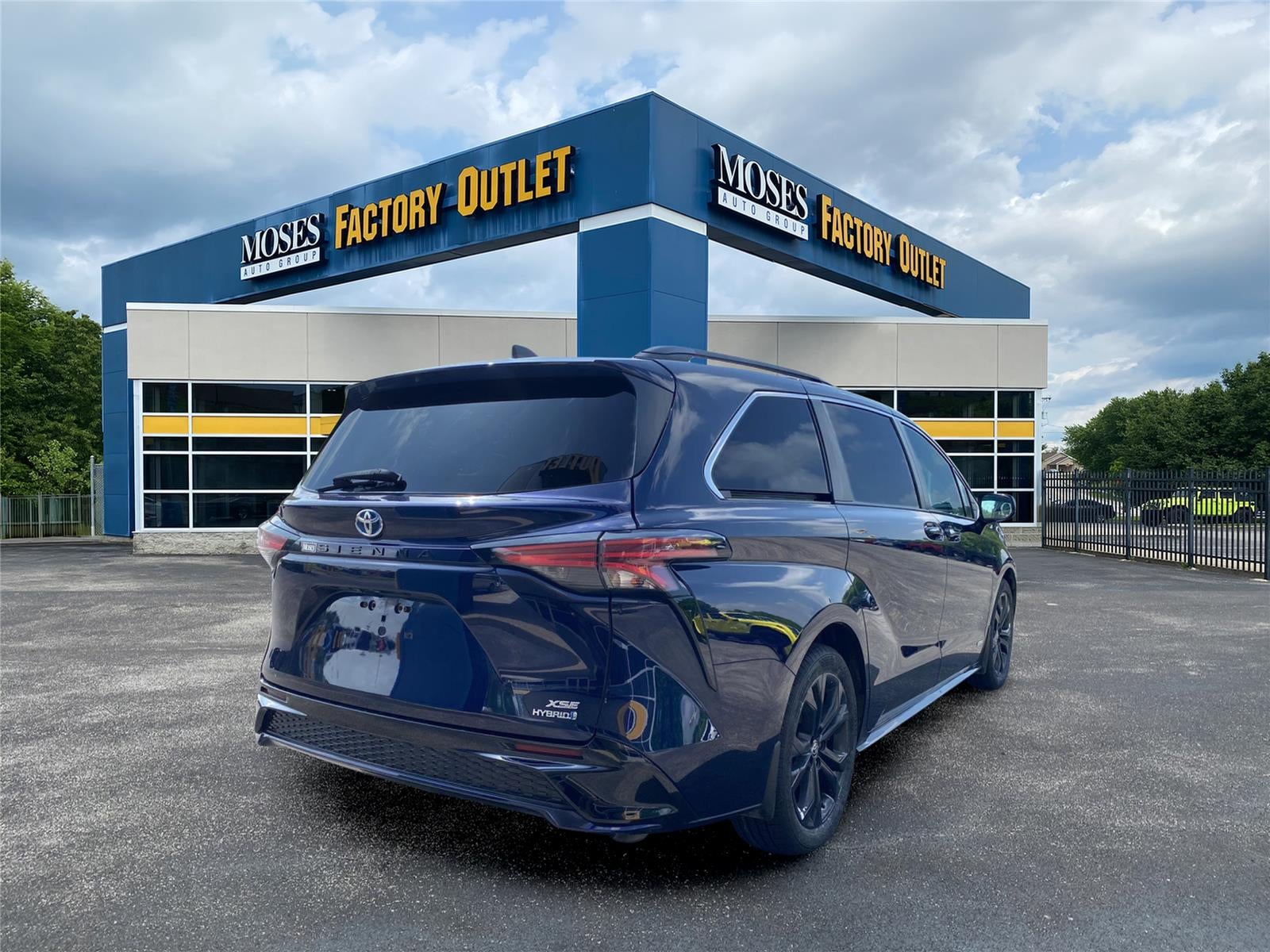 2021 Toyota SIENNA MINIVAN