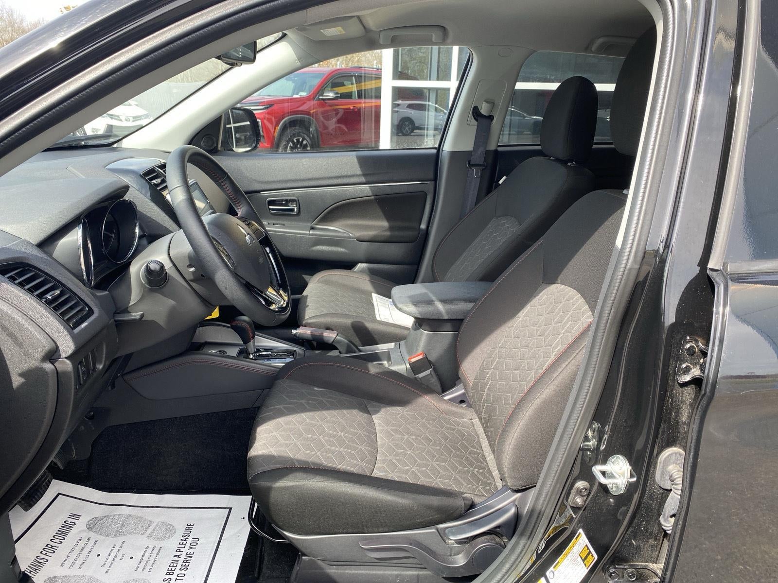 2025 Mitsubishi Outlander Sport LE