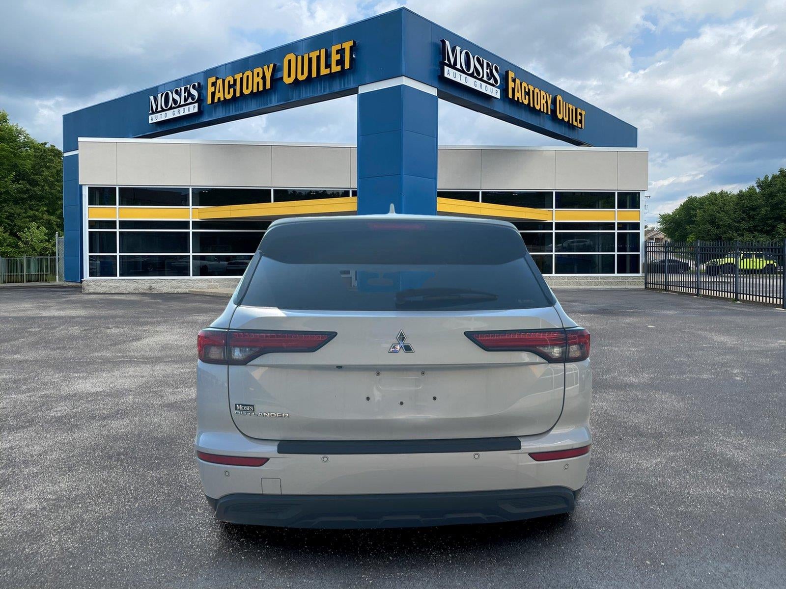 2022 Mitsubishi Outlander ES