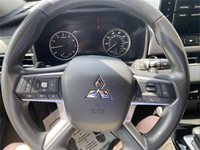 2025 Mitsubishi Outlander ES