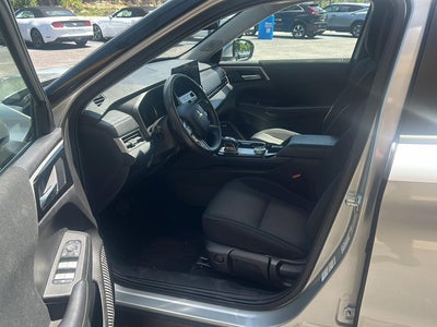 2025 Mitsubishi Outlander ES
