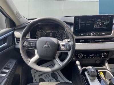 2025 Mitsubishi Outlander ES