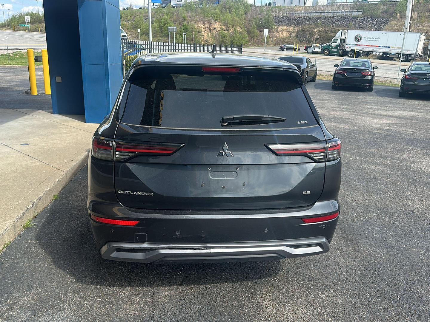 2025 Mitsubishi Outlander SE