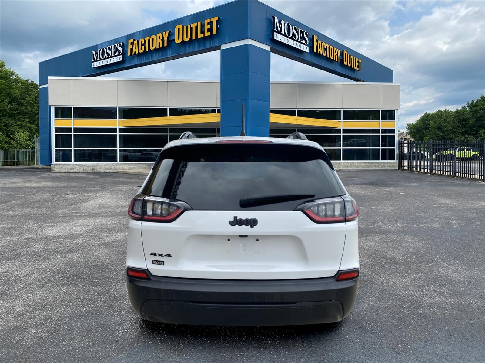 2023 Jeep Cherokee Altitude Lux