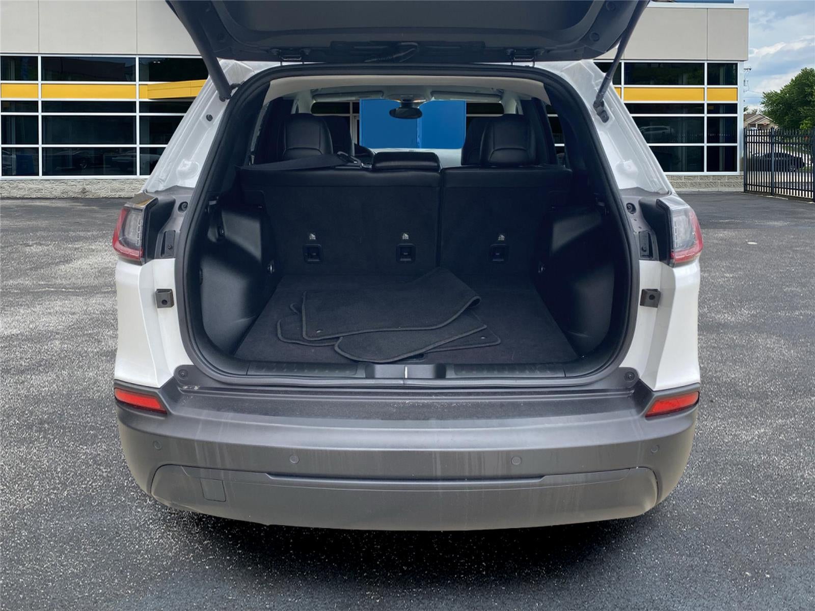 2023 Jeep Cherokee Altitude Lux