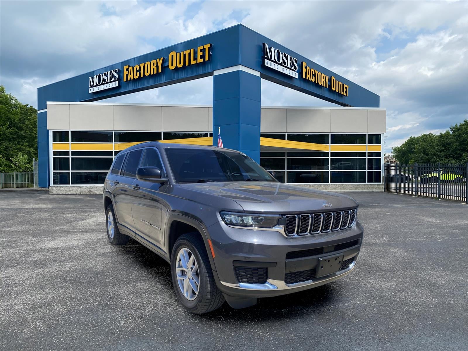 2022 Jeep Grand Cherokee L Laredo