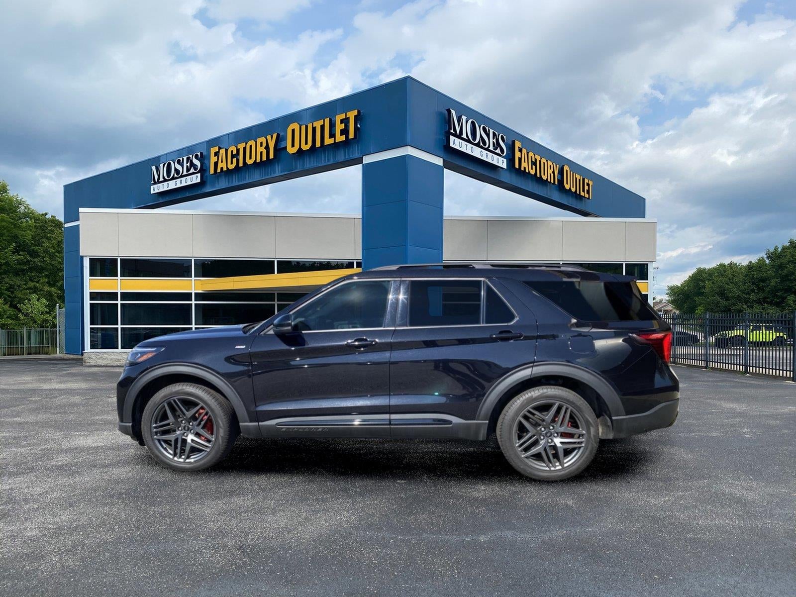 2025 Ford Explorer ST-Line