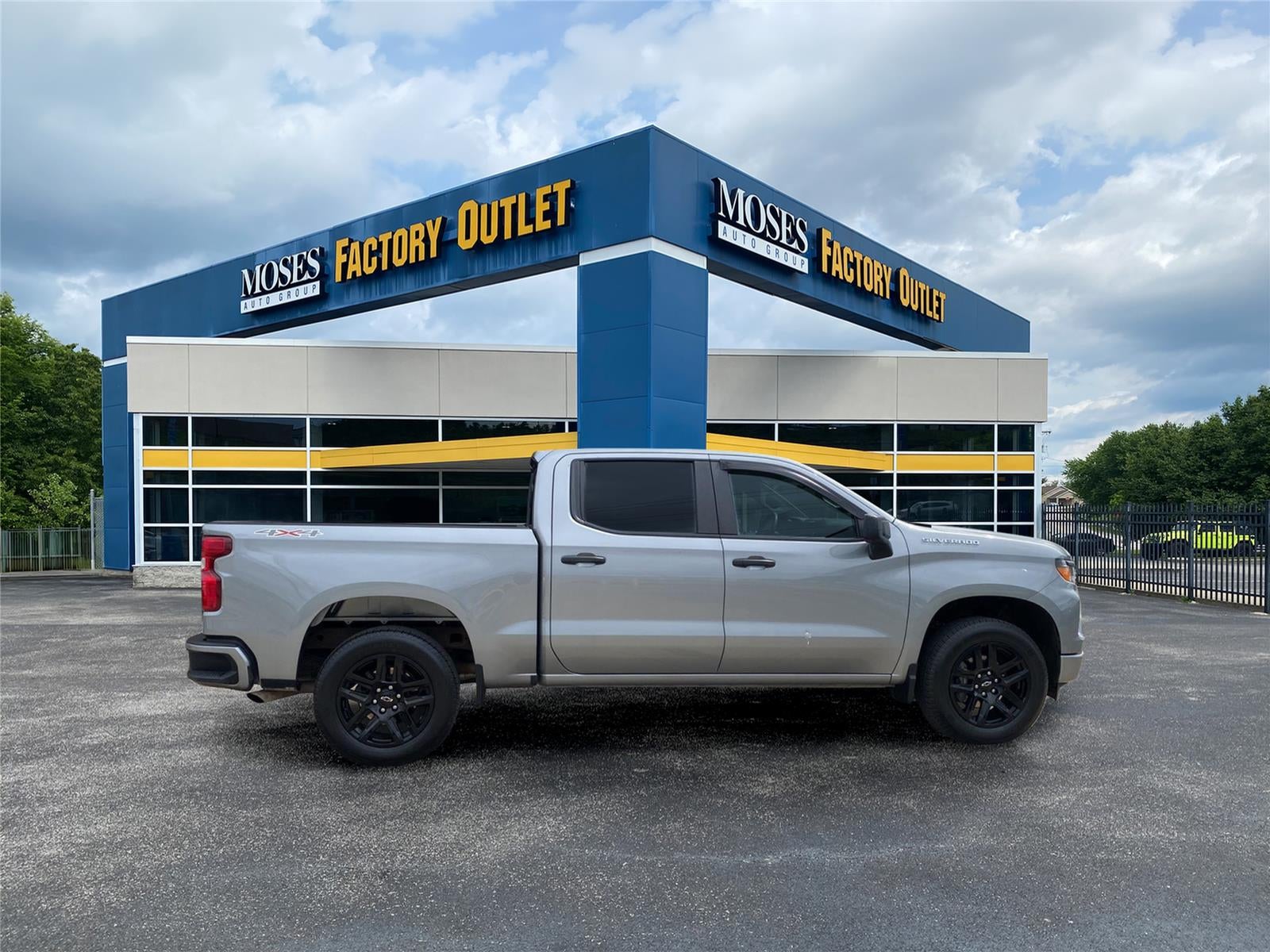 2024 Chevrolet Silverado 1500 Custom