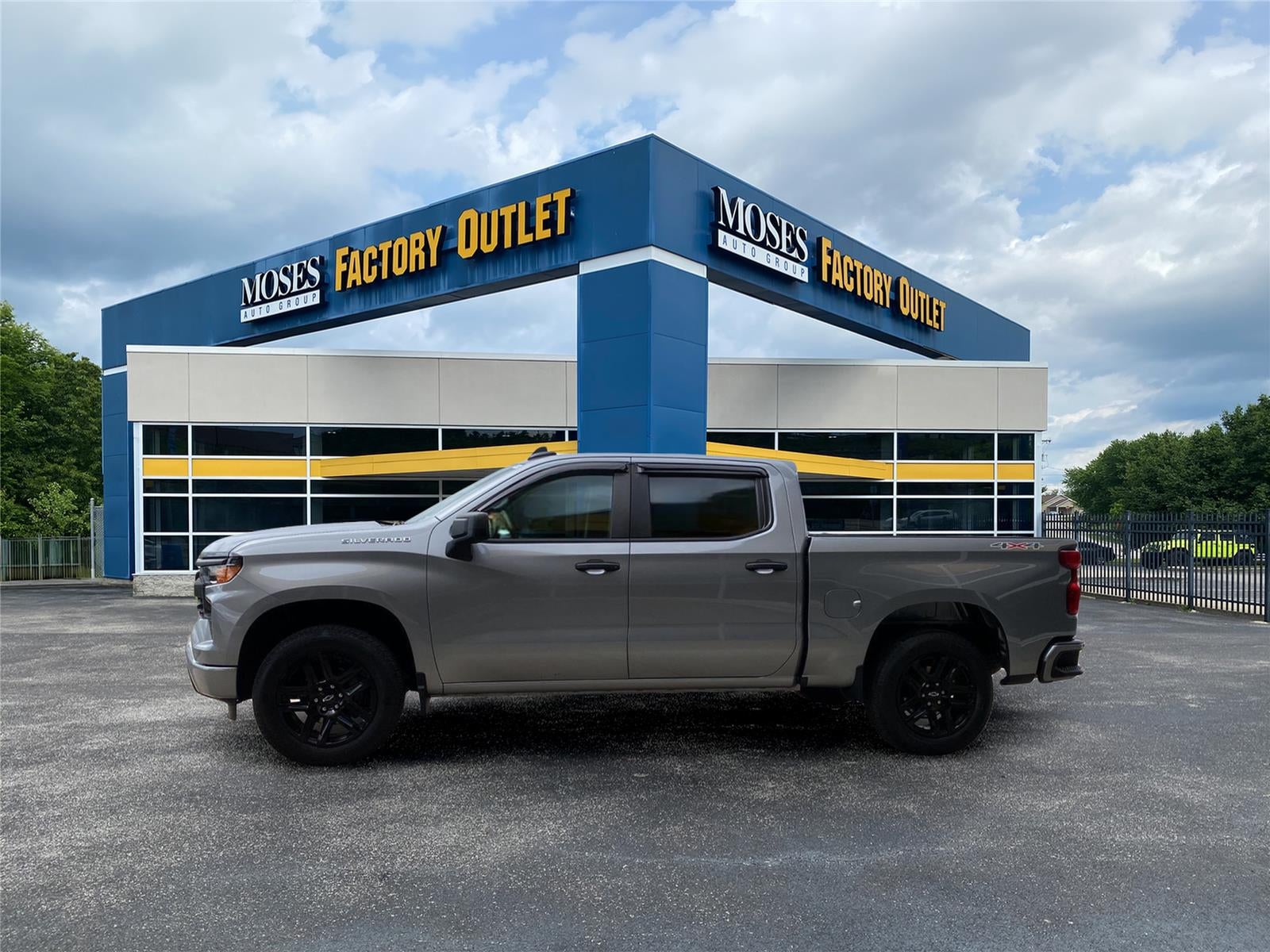 2024 Chevrolet Silverado 1500 Custom