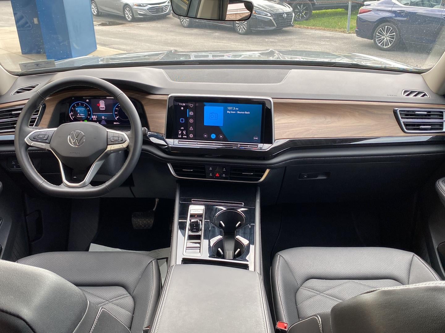 2025 Volkswagen Atlas 2.0T SE w/Technology