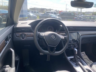 2022 Volkswagen Passat 2.0T Limited Edition