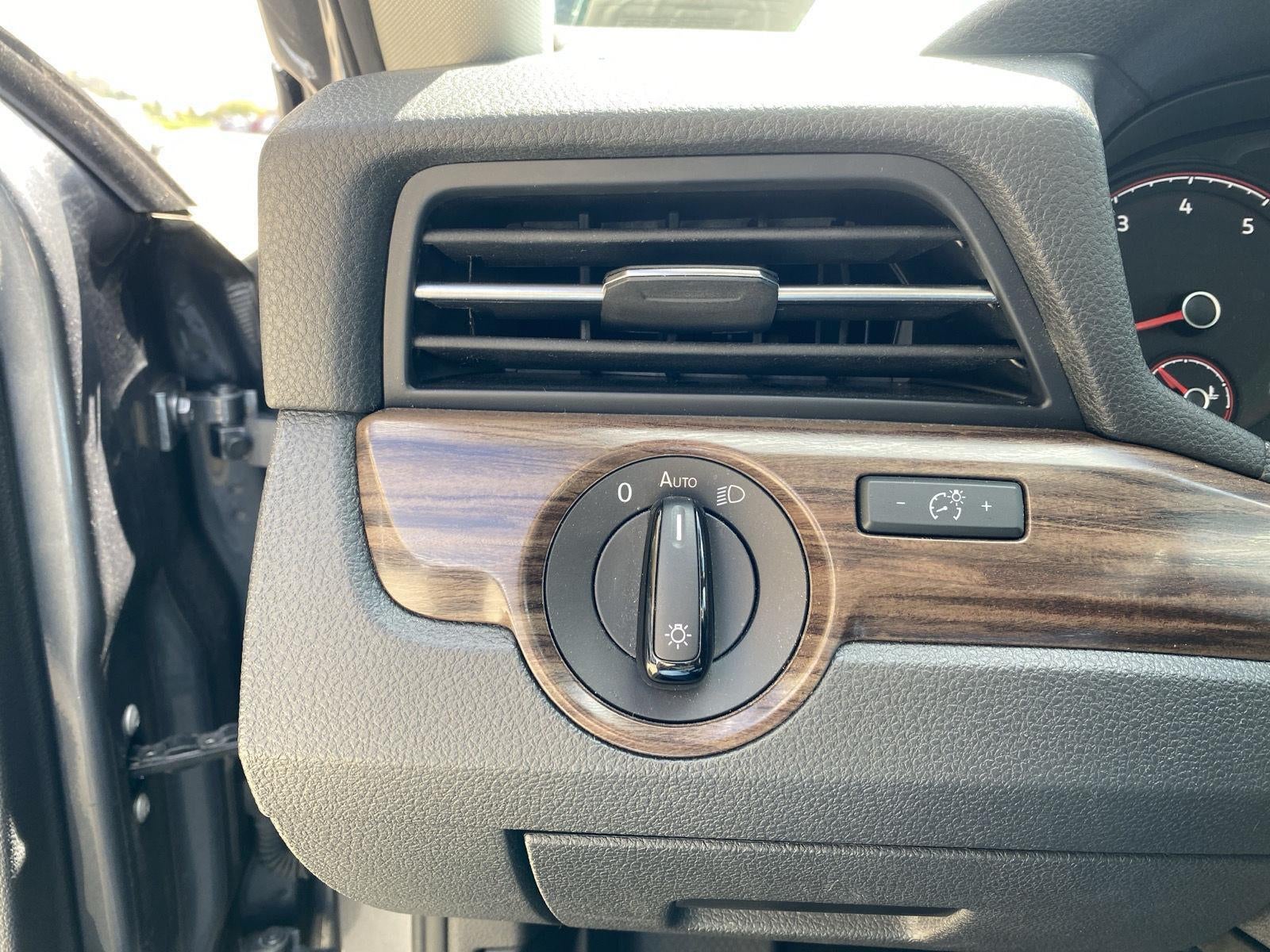 2022 Volkswagen Passat 2.0T Limited Edition