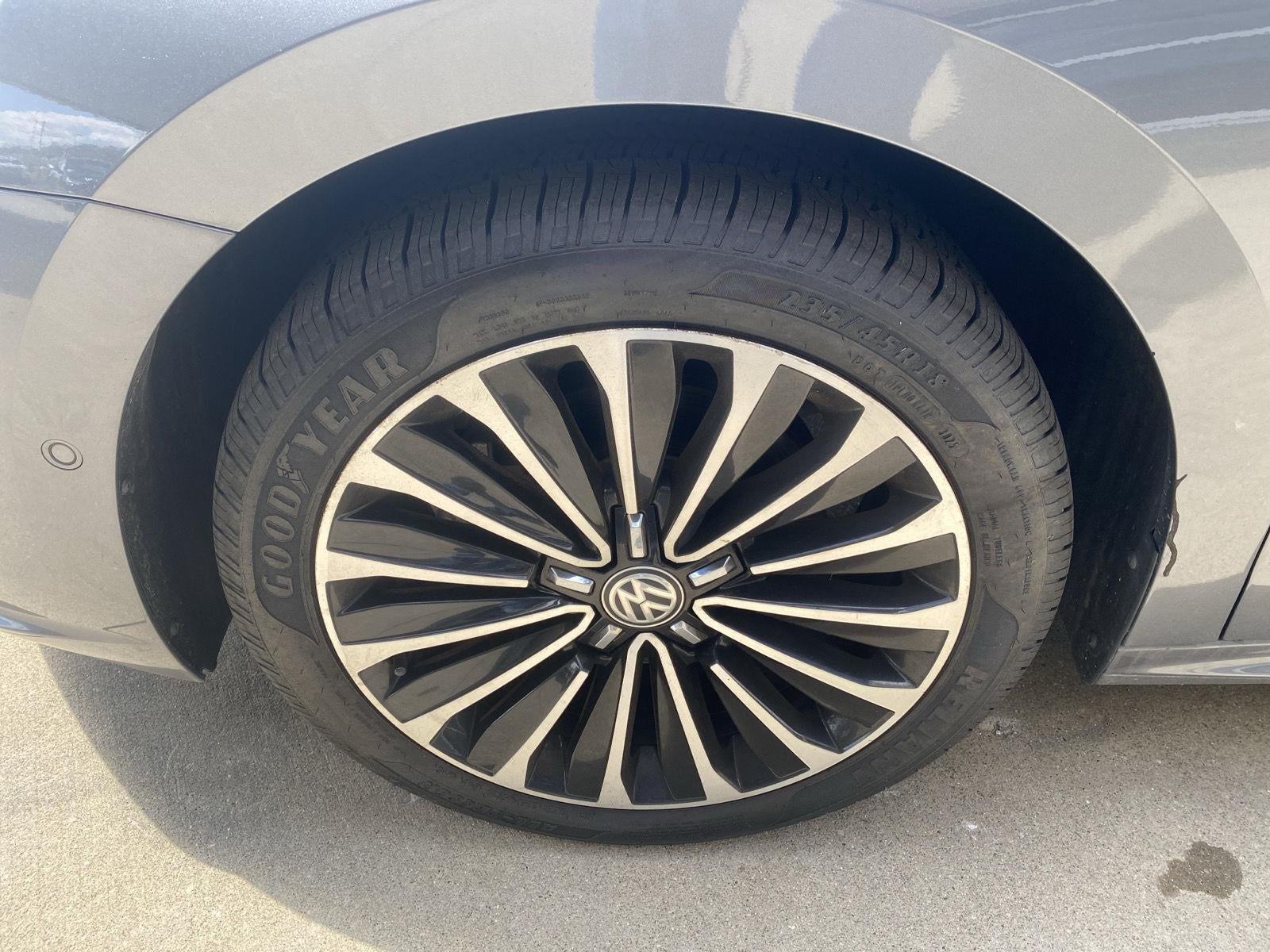 2022 Volkswagen Passat 2.0T Limited Edition