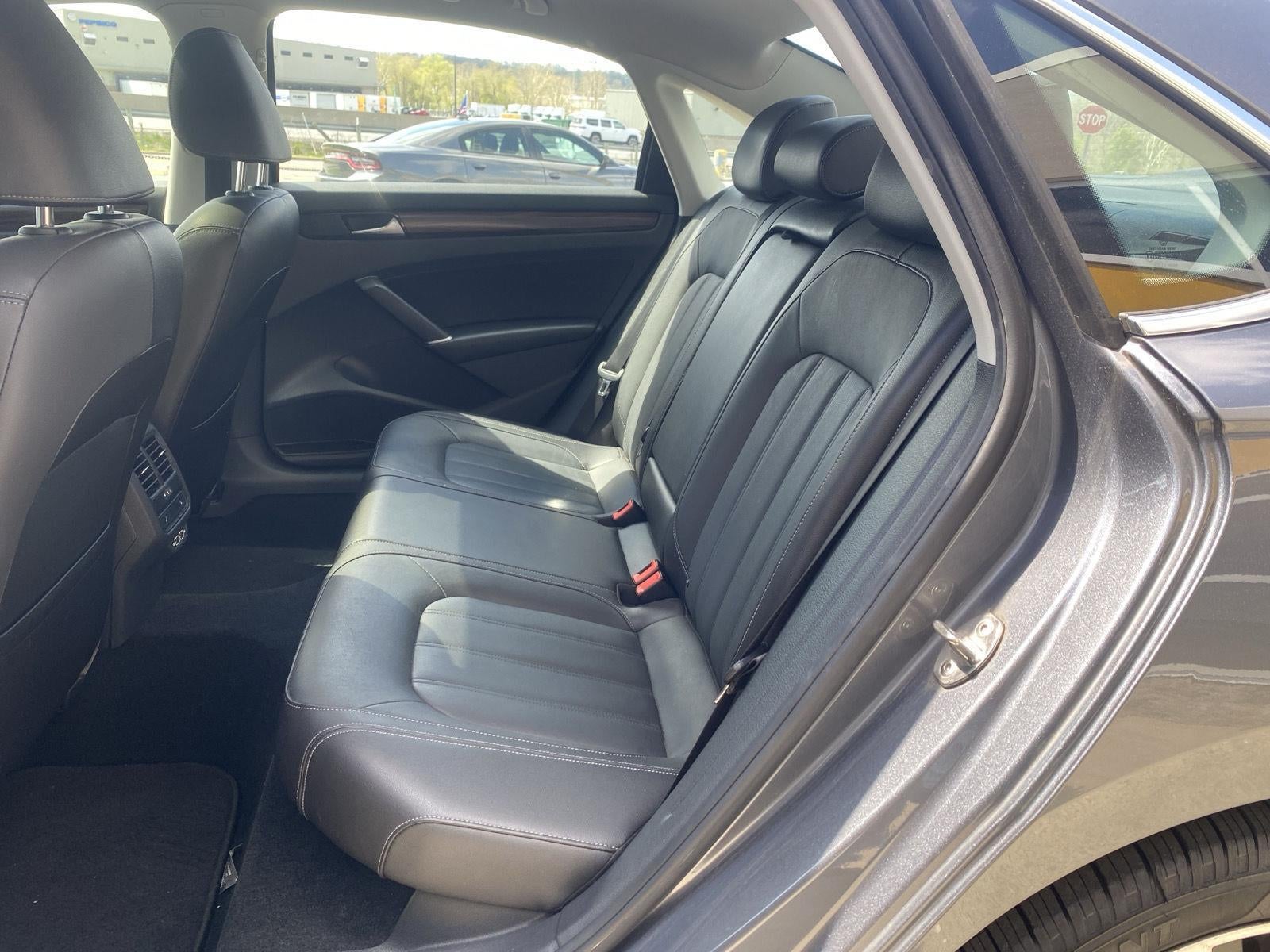 2022 Volkswagen Passat 2.0T Limited Edition