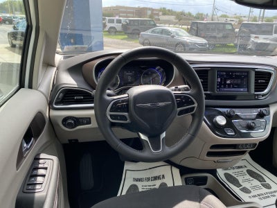 2024 Chrysler Voyager LX