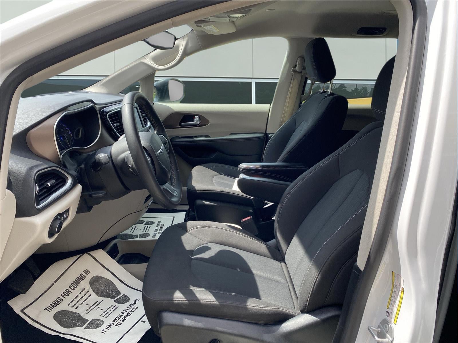2024 Chrysler Voyager LX