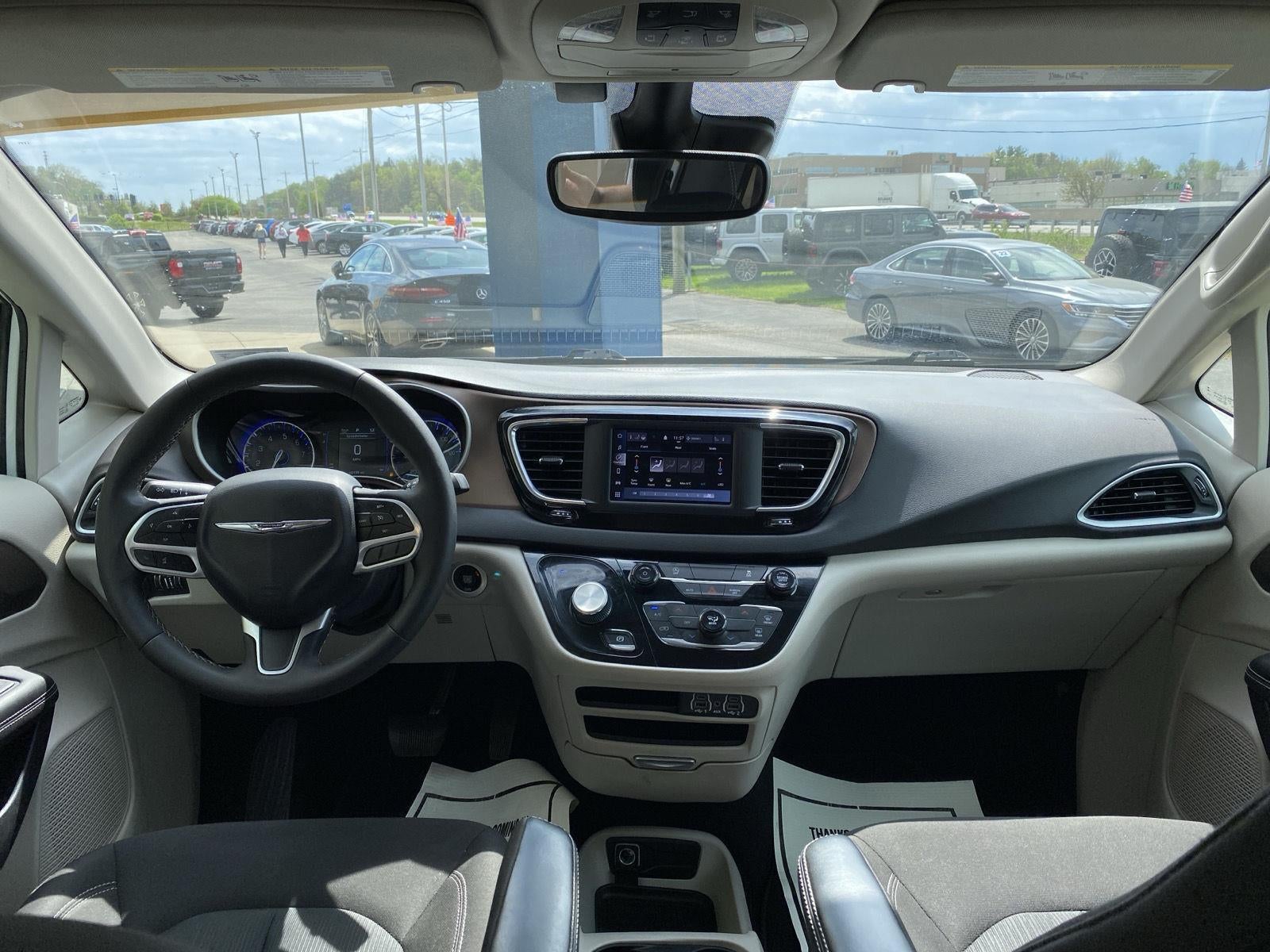 2024 Chrysler Voyager LX