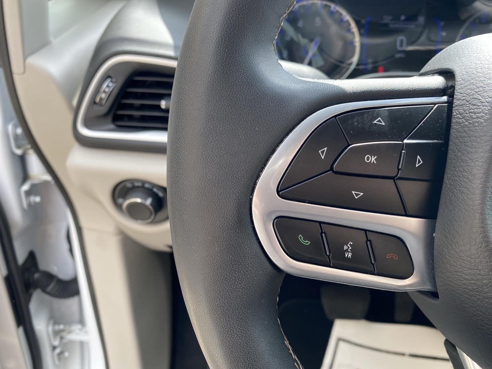 2024 Chrysler Voyager LX