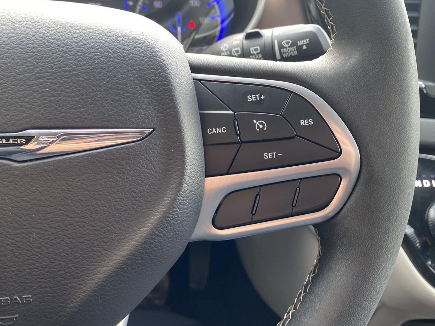 2024 Chrysler Voyager LX