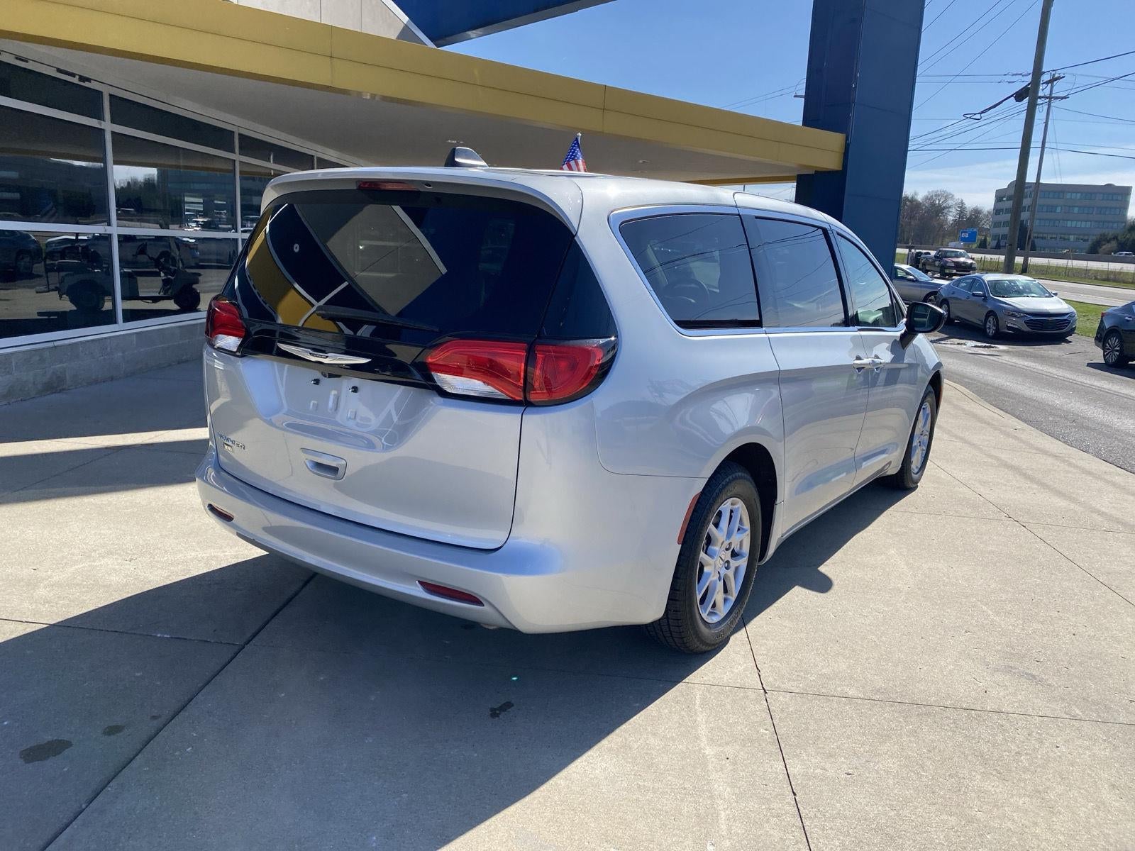 2024 Chrysler Voyager LX