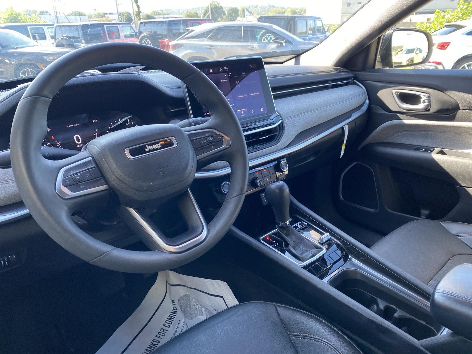 2023 Jeep Compass Latitude Lux