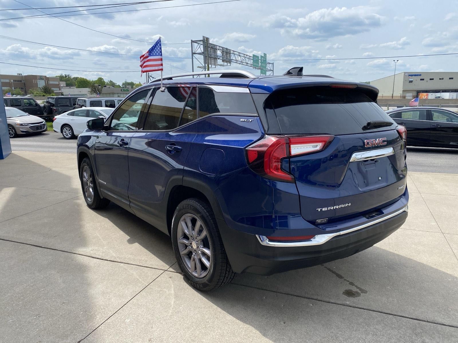 2023 GMC Terrain SLT