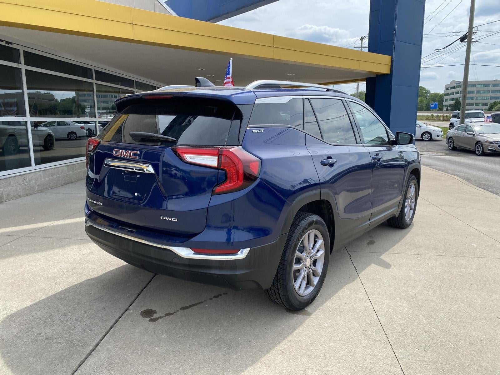 2023 GMC Terrain SLT