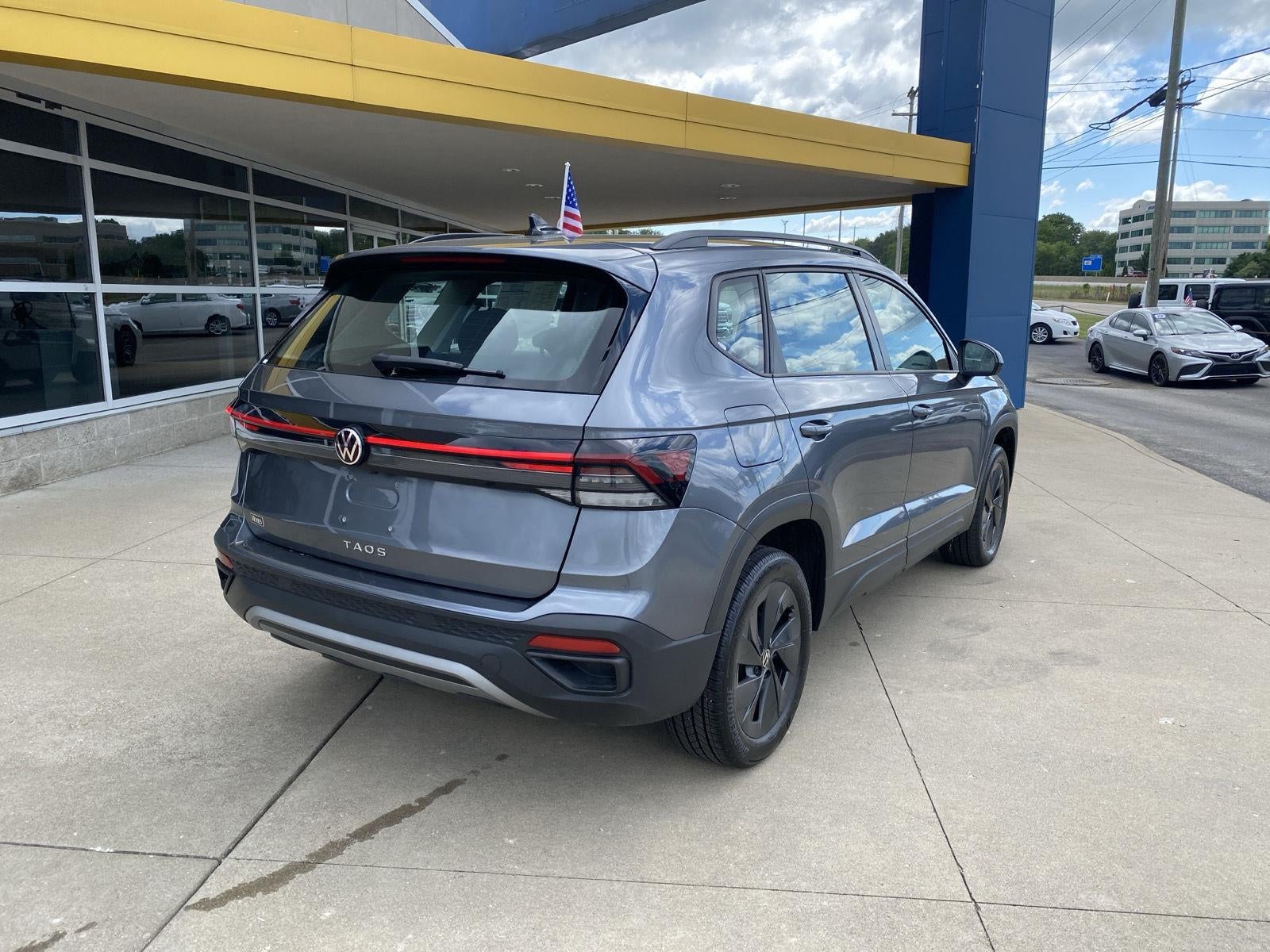 2025 Volkswagen Taos S