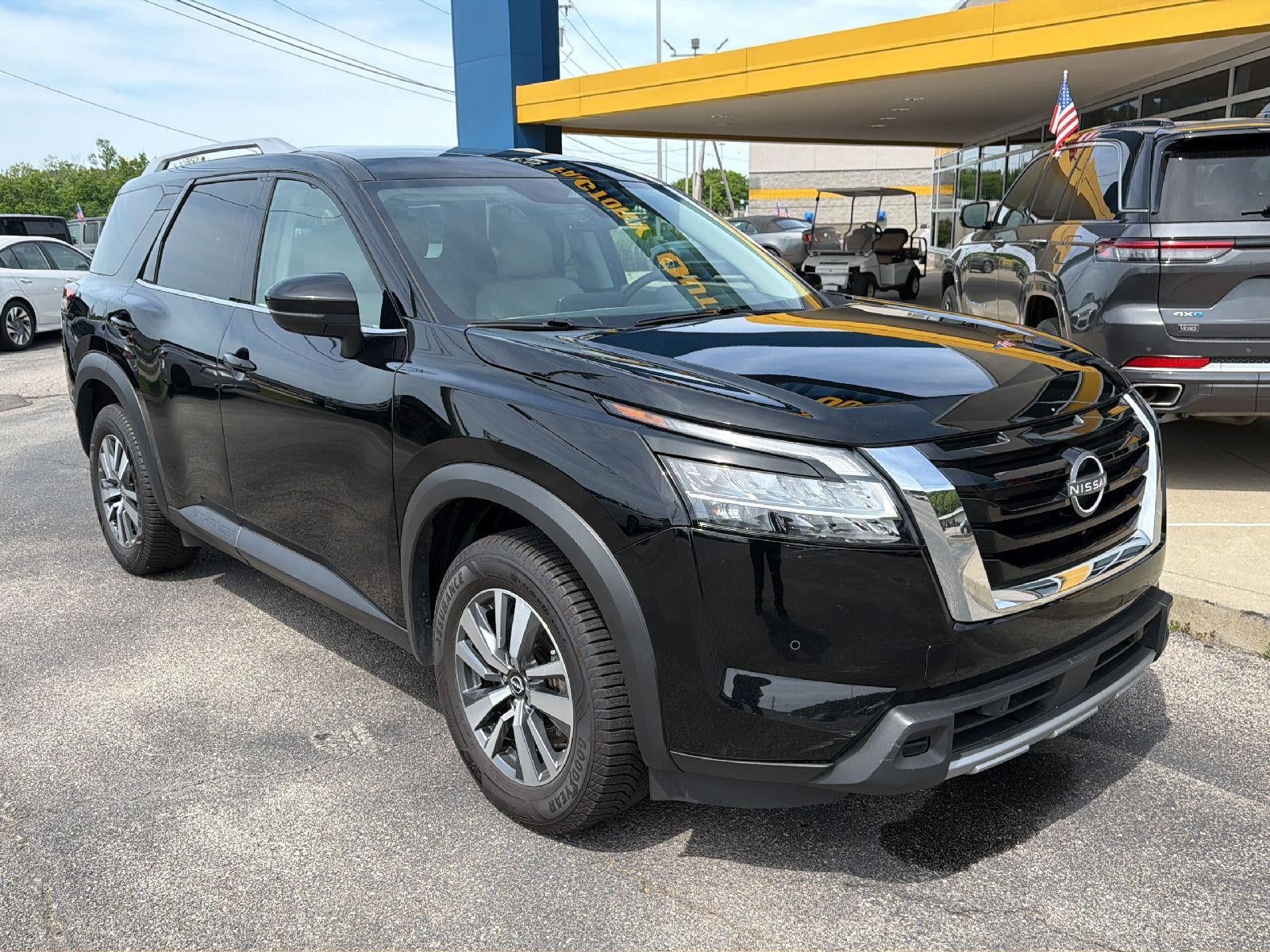2024 Nissan Pathfinder SL