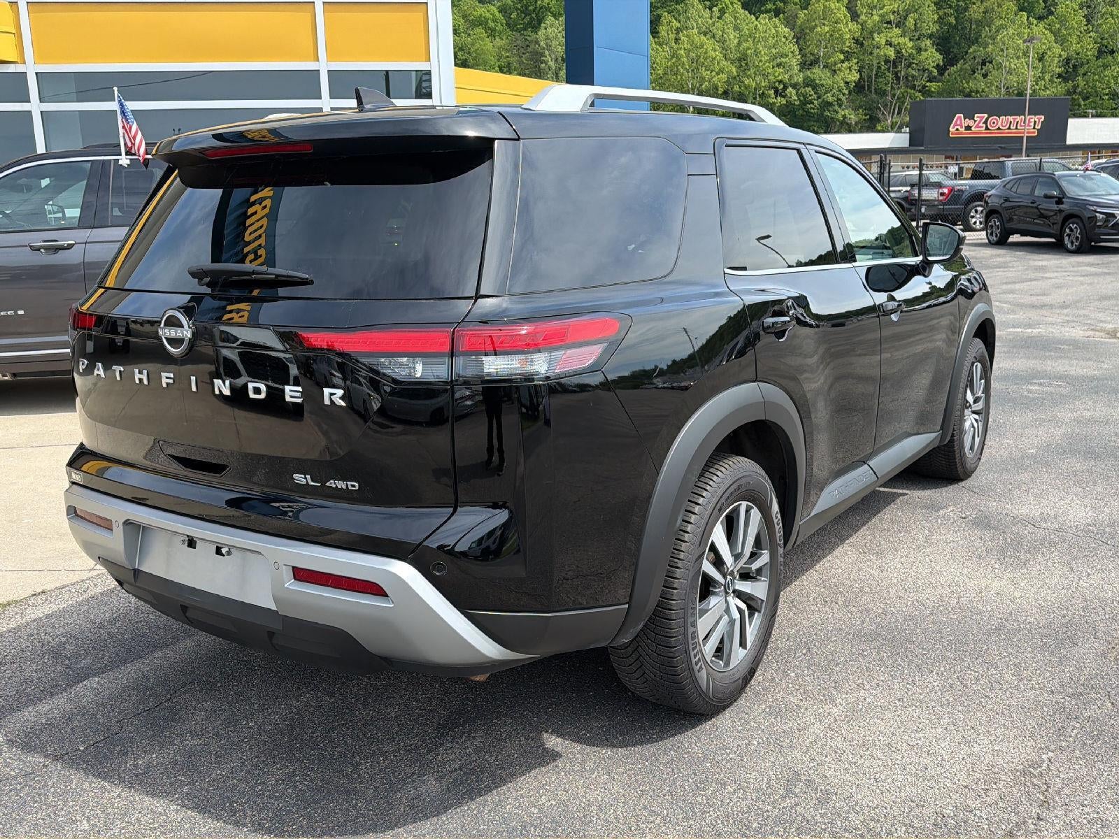 2024 Nissan Pathfinder SL