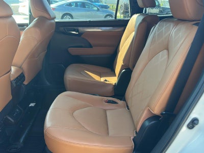 2020 Toyota Highlander Hybrid Platinum