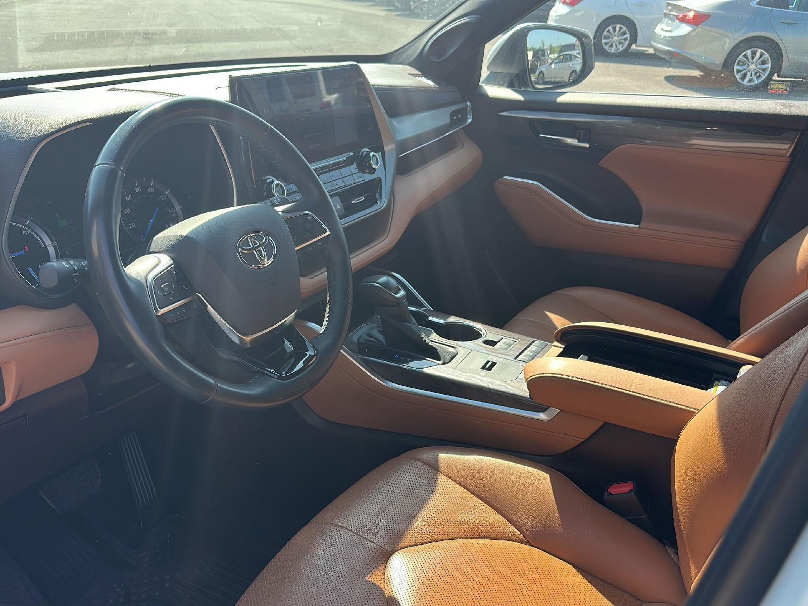 2020 Toyota Highlander Hybrid Platinum