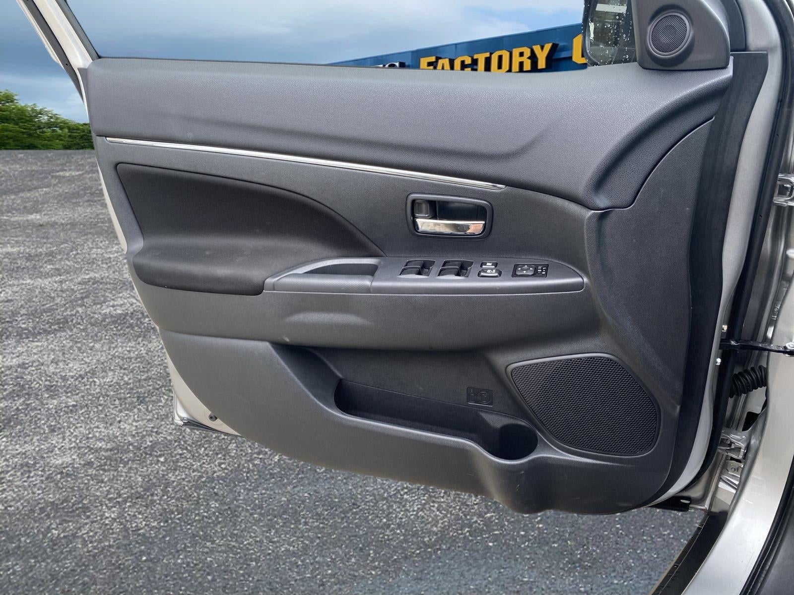 2025 Mitsubishi Outlander Sport ES