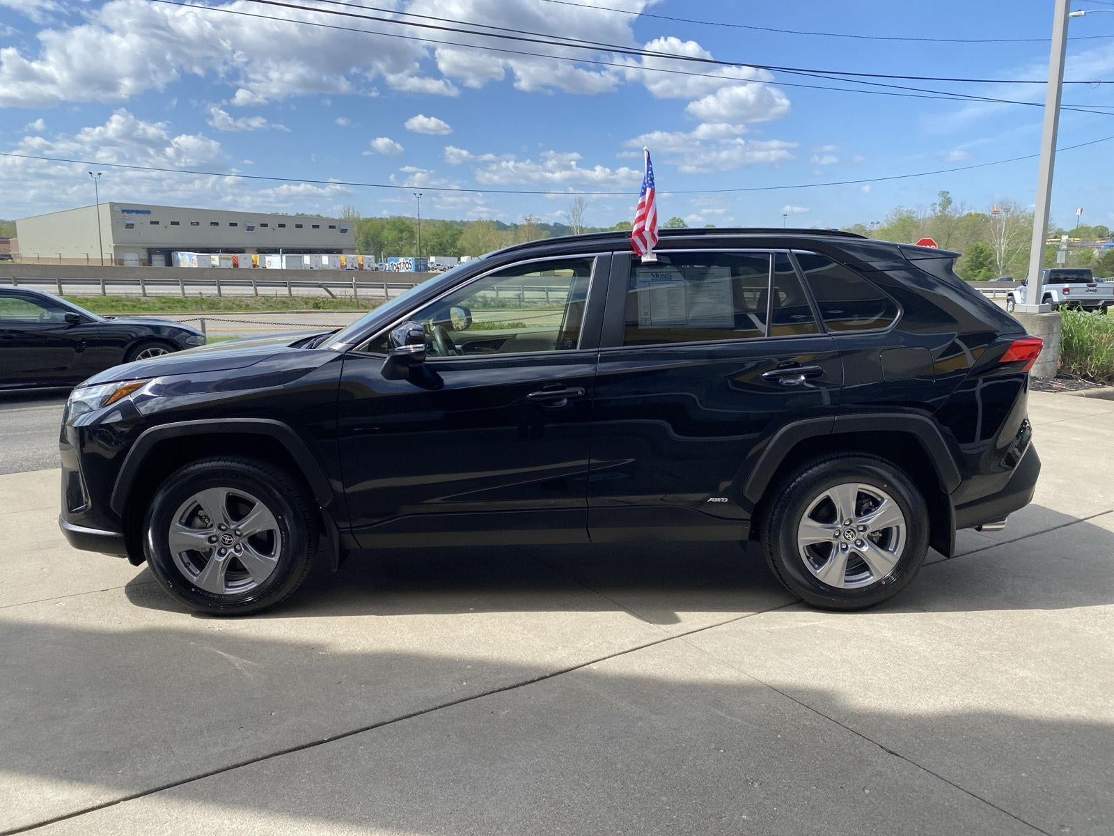 2025 Toyota RAV4 Hybrid XLE