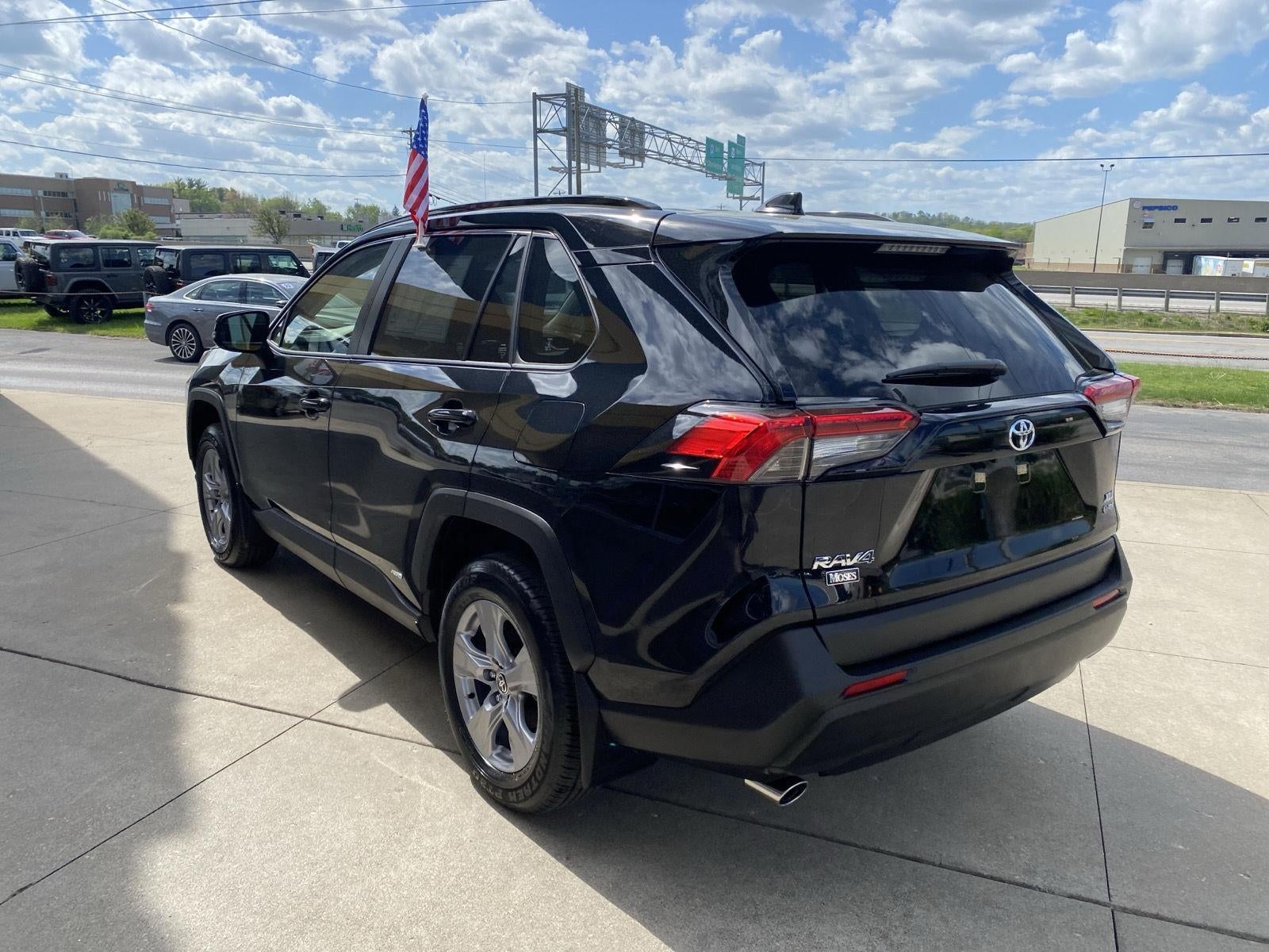 2025 Toyota RAV4 Hybrid XLE