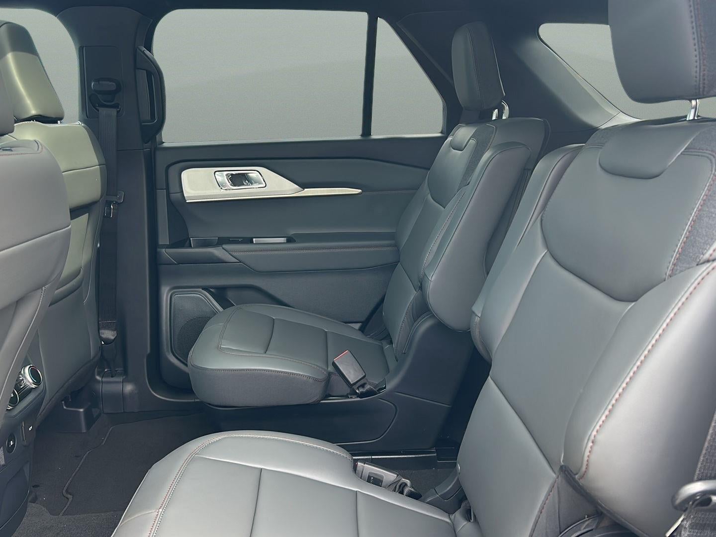 2027 Ford Explorer Active w/200A Pkg