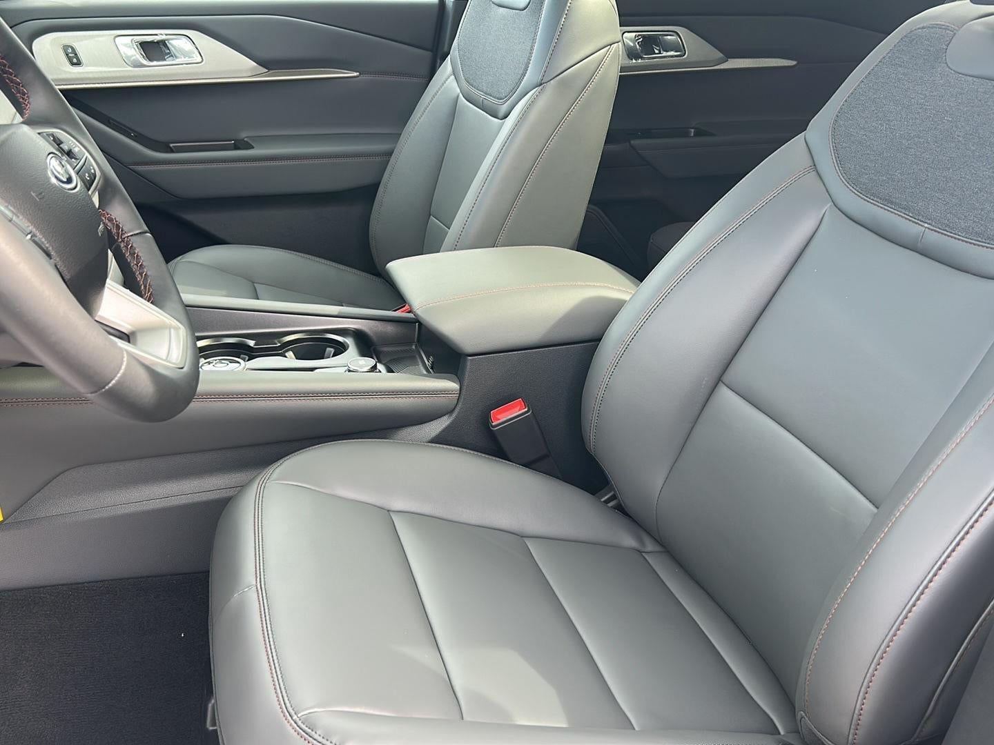 2027 Ford Explorer Active w/200A Pkg