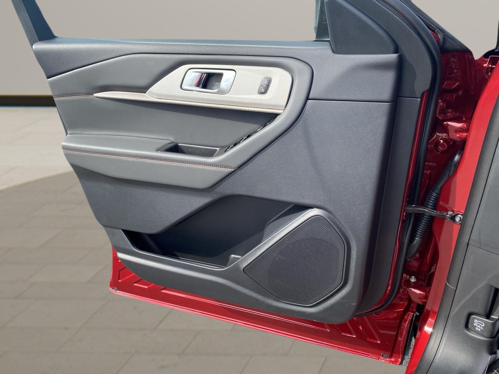 2027 Ford Explorer Active w/200A Pkg