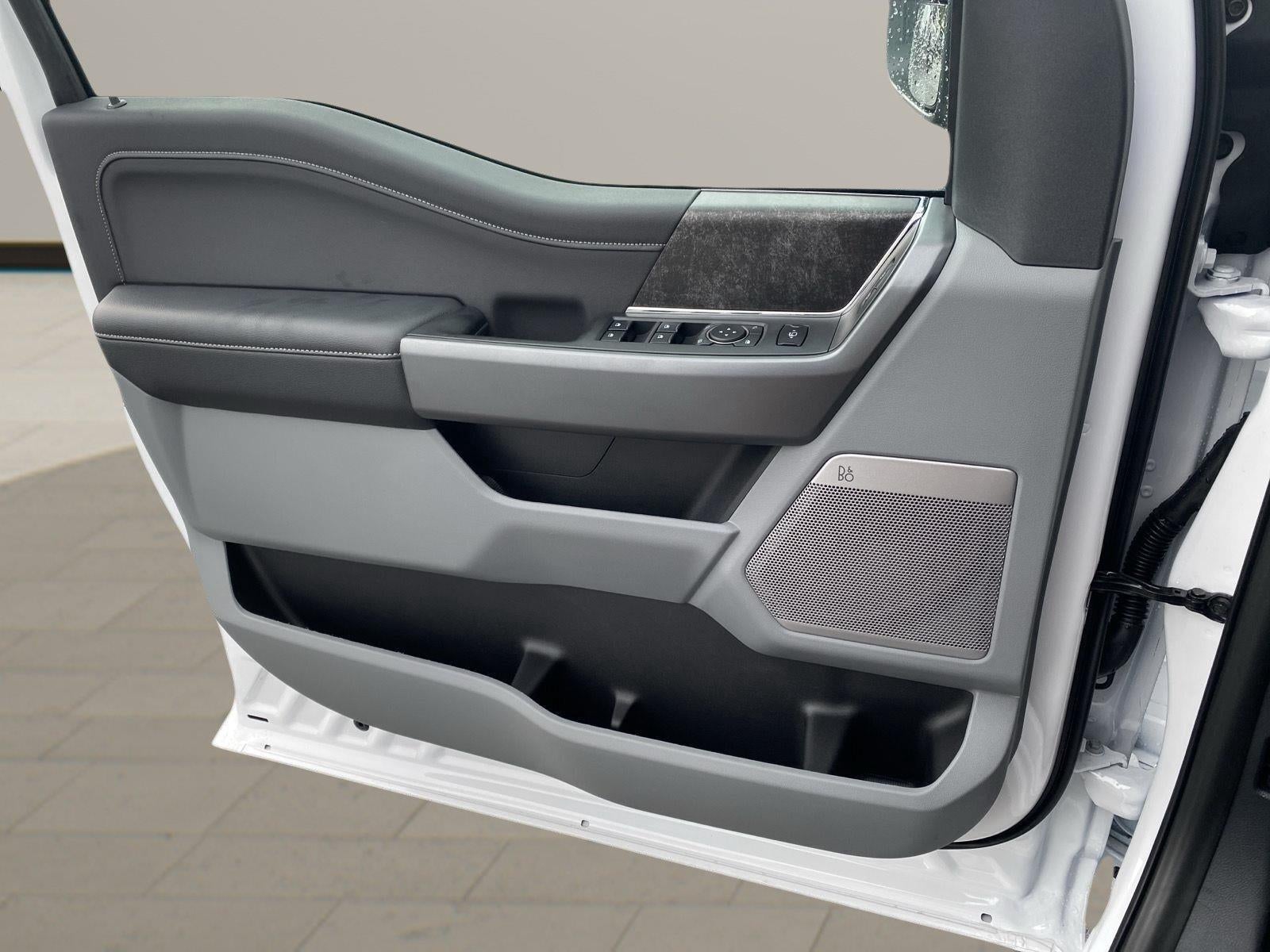 2027 Ford Super Duty F-250 SRW XLT