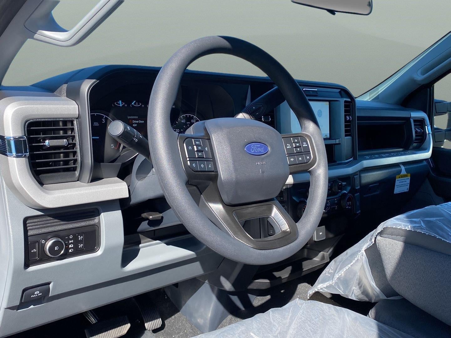 2027 Ford Super Duty F-350 SRW XL