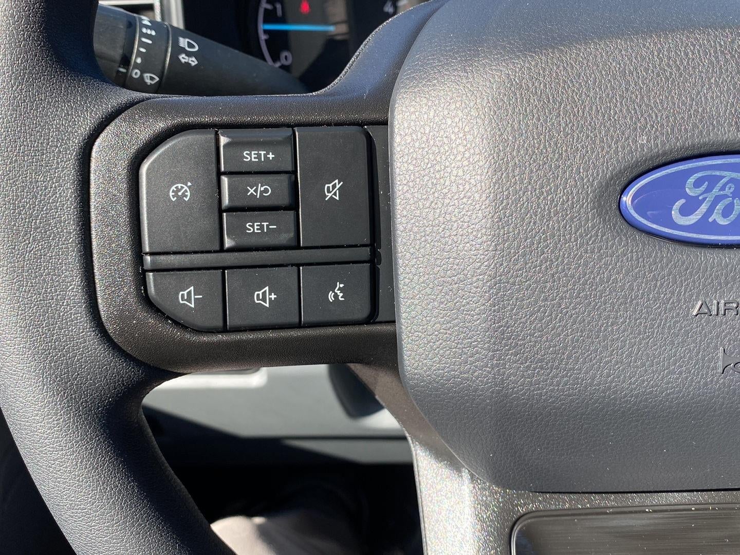2027 Ford Super Duty F-350 SRW XL