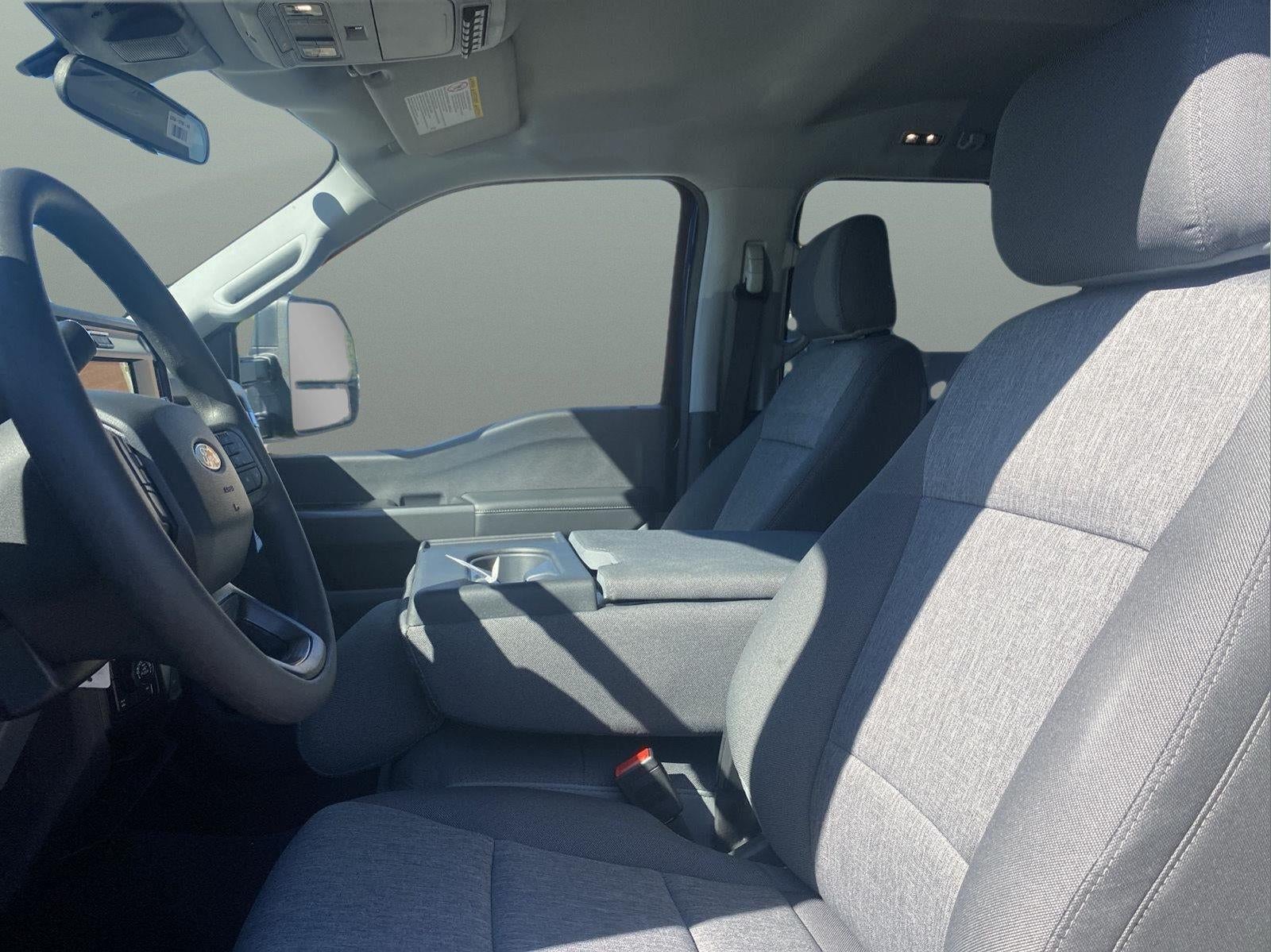 2027 Ford Super Duty F-350 SRW XL