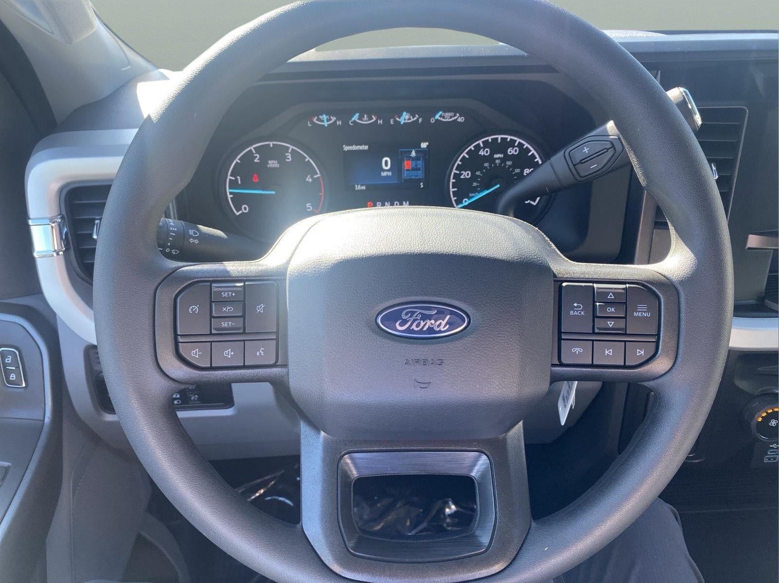 2027 Ford Super Duty F-350 SRW XL